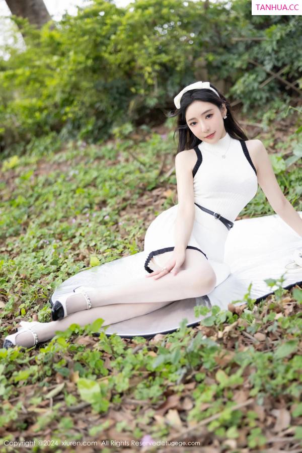 王馨瑶  [XiuRen]高清写真图 2024.04.02 No.8334 王馨瑶yanni 丝袜美腿第8张图片
